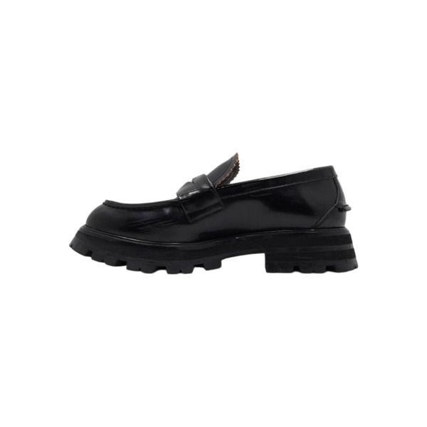 ALEXANDER MCQUEEN(알렉산더맥퀸) 블랙 페이던트 레더 페니 청키 남성 로퍼 구두aa68005